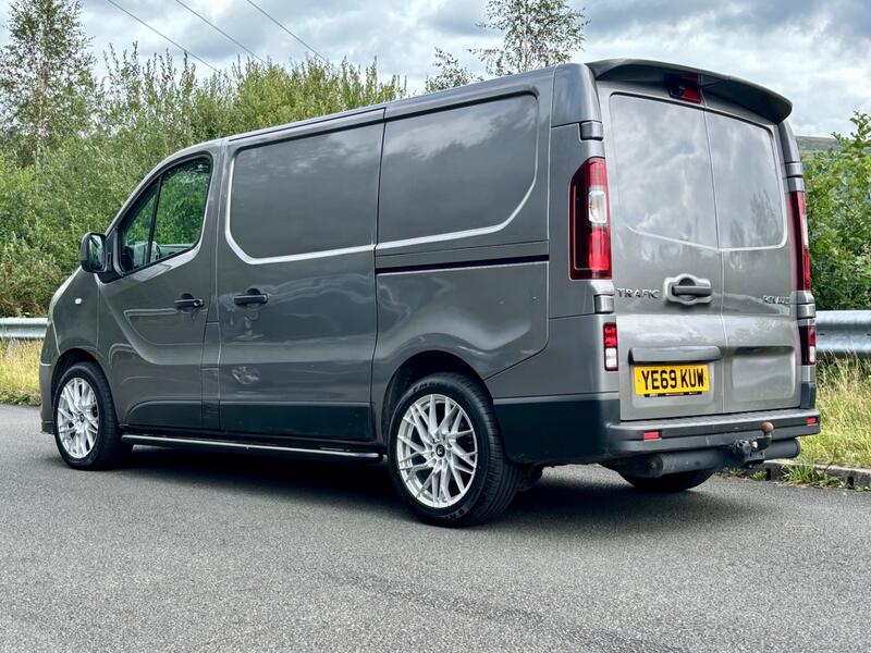 RENAULT TRAFIC