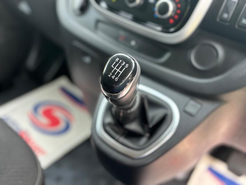 RENAULT TRAFIC
