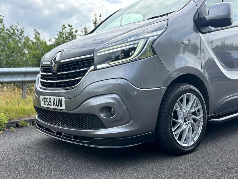RENAULT TRAFIC