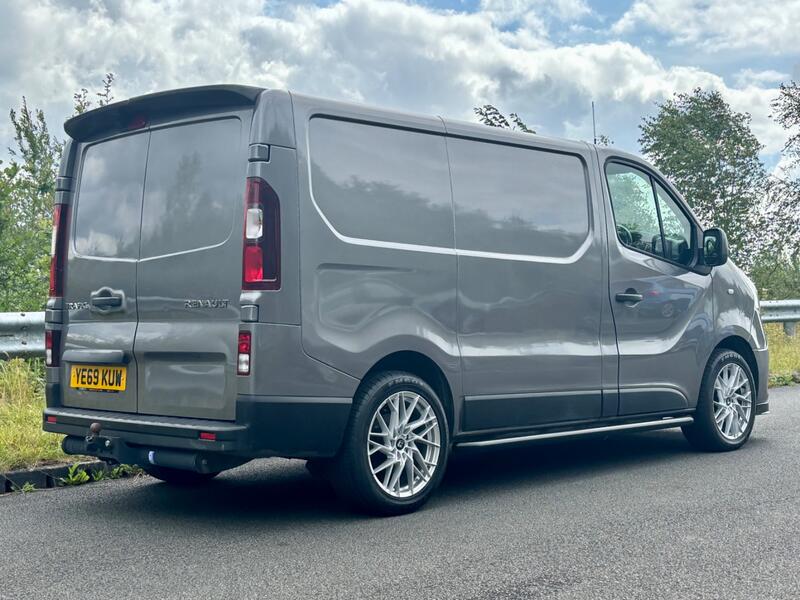 RENAULT TRAFIC