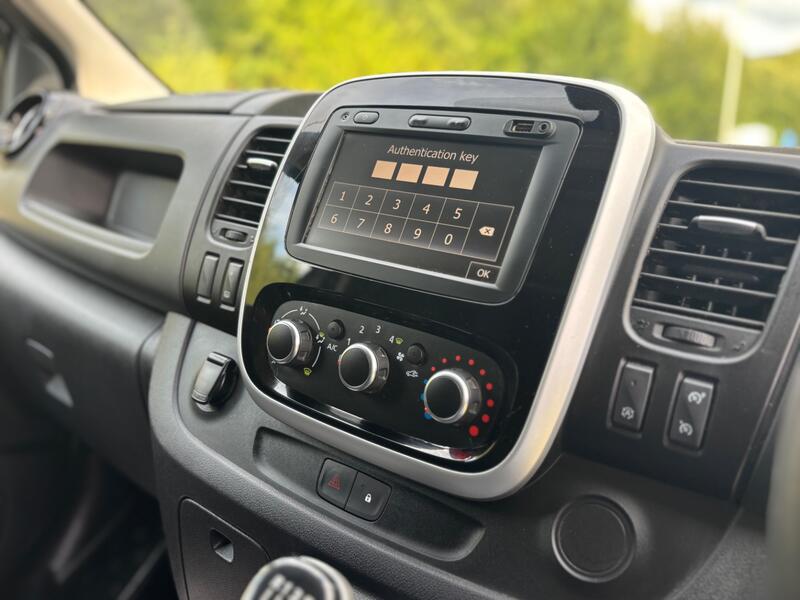RENAULT TRAFIC