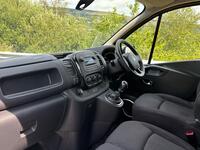 VAUXHALL VIVARO