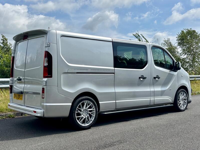 VAUXHALL VIVARO