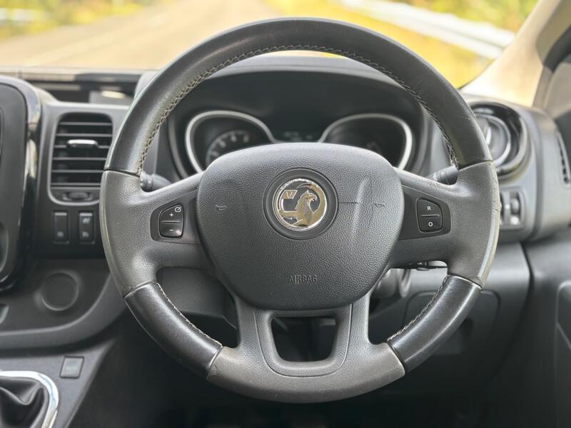 VAUXHALL VIVARO