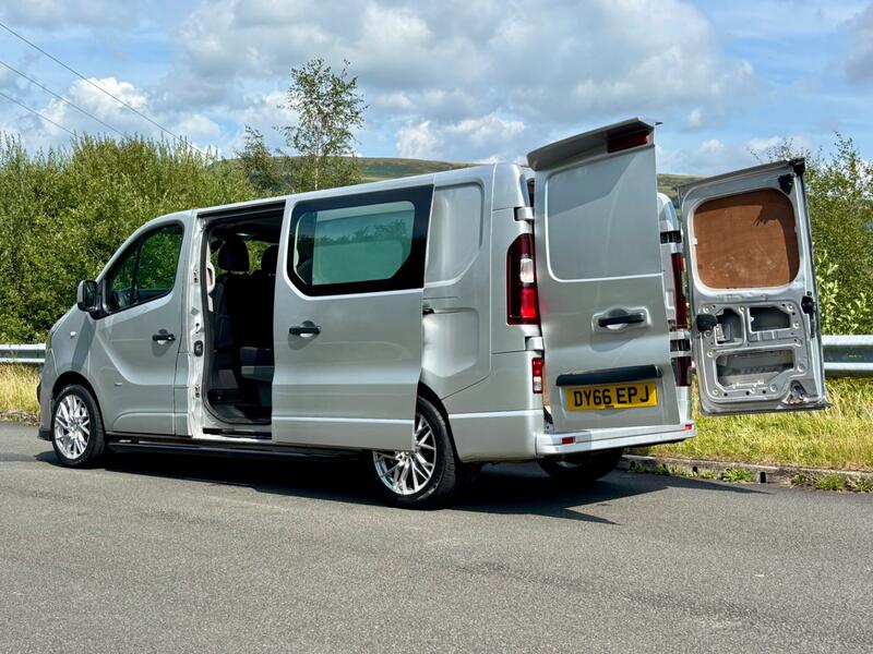 VAUXHALL VIVARO