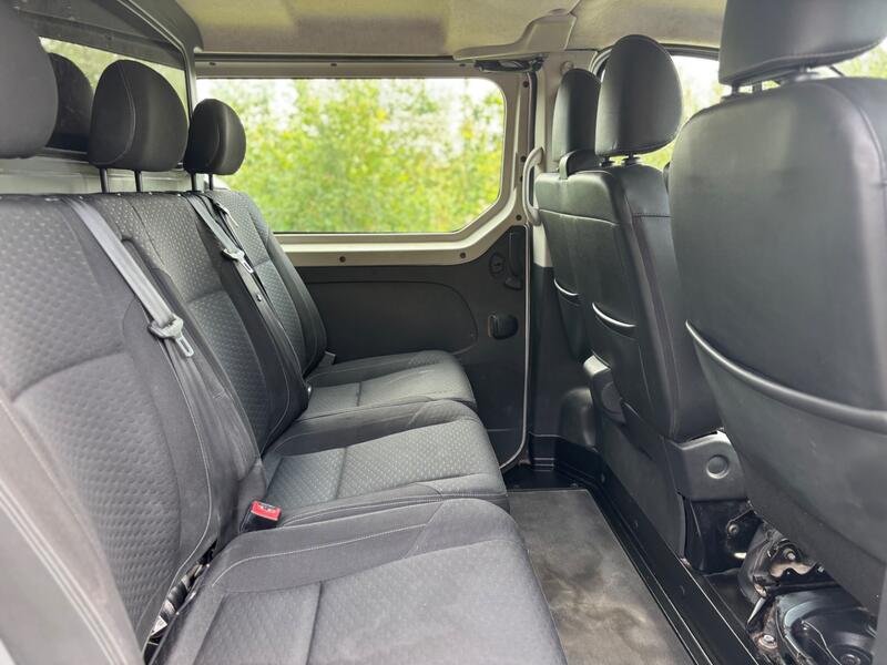 VAUXHALL VIVARO