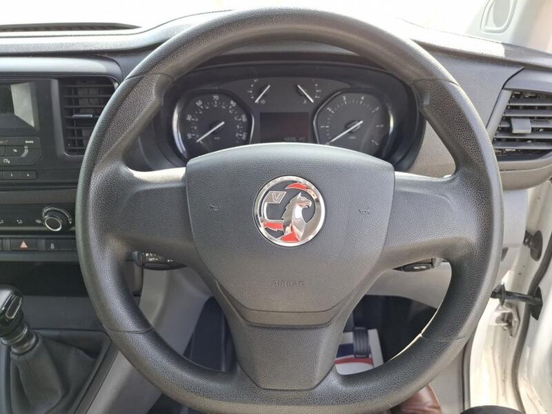 VAUXHALL VIVARO