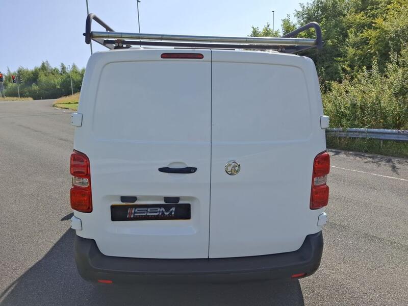 VAUXHALL VIVARO