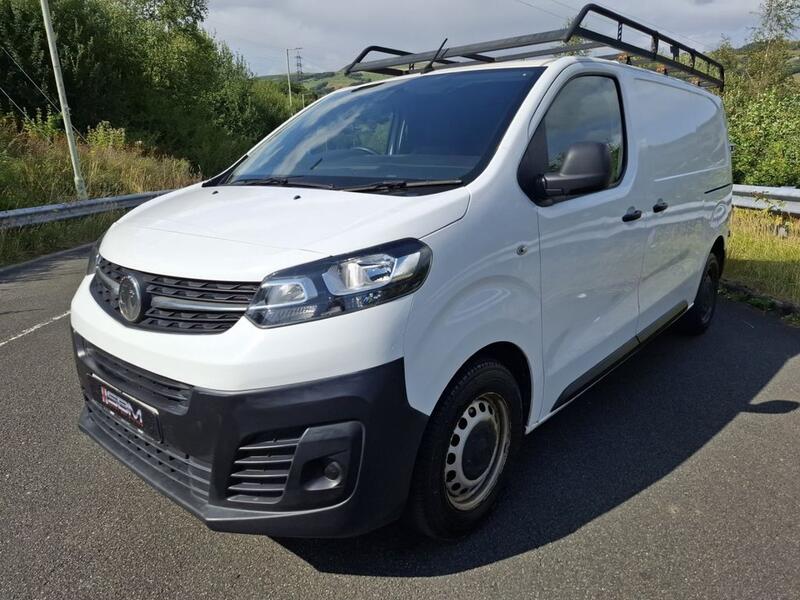VAUXHALL VIVARO